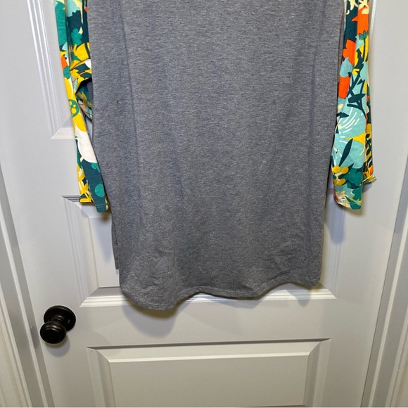 LuLaRoe Grey Floral Print Raglan Sleeves Randy Top size 3XL - Picture 6 of 8